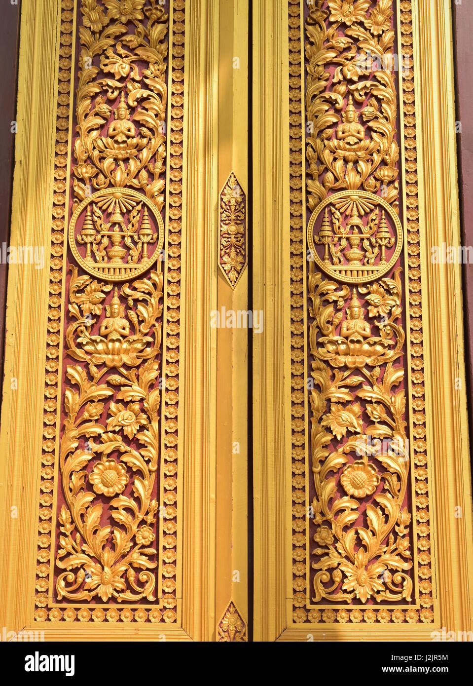 Porte d'or de Royal Palace Phnom Penh, Cambodge - fermé Banque D'Images