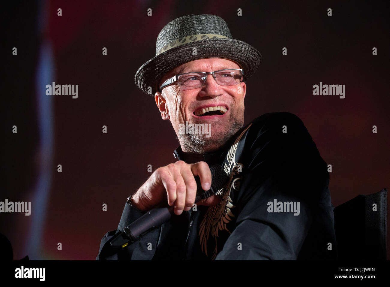 Moscou, Russie. Apr 27, 2017. Lors de la première 'gardiens de la Galaxie Vol. 2' film au cinéma Oktyabr KARO 11 scène au réalisateur américain James Gunn, l'acteur Michael Rooker, Pom Klementieff et l'actrice française ( à partir de la L-R). Banque D'Images