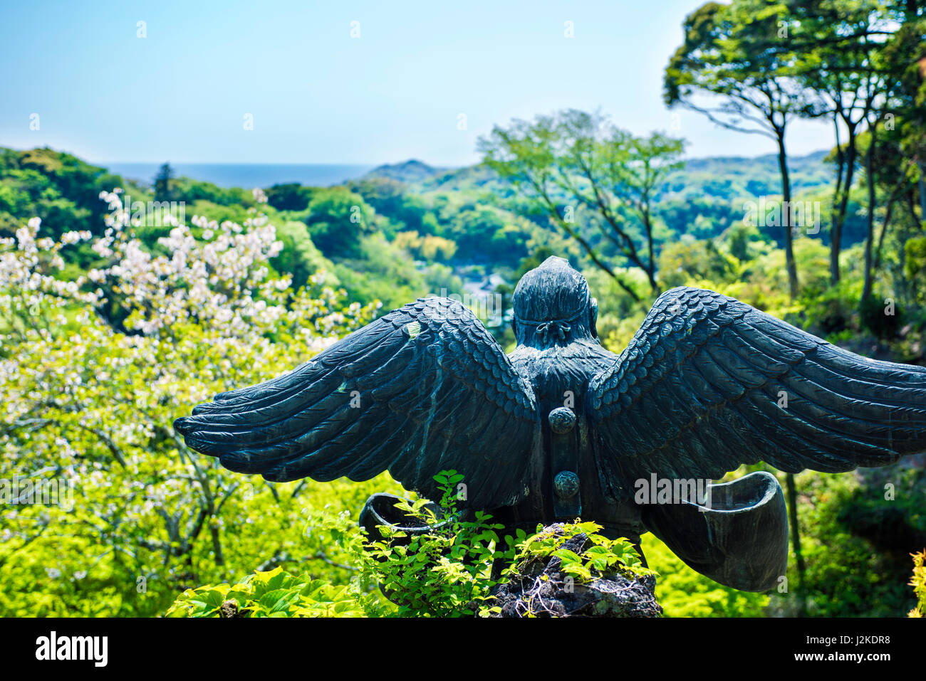 Tengu (une créature mythique du folklore japonais) statues at Hanso-bo culte dans Kencho-Ji, Kamakura, au Japon. Banque D'Images