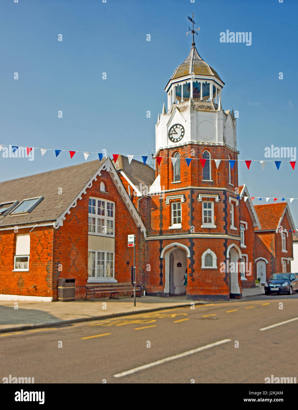 Burnham on Crouch, Essex, vieille tour de l'horloge à High Street, Banque D'Images