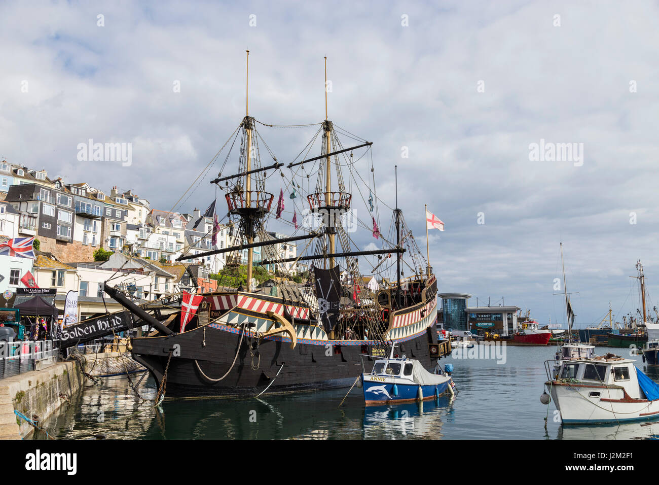 Le Golden Hind amarré au port de Brixham, South Devon, Royaume-Uni. Banque D'Images Le Golden Hind amarré au port de Brixham, South Devon, Royaume-Uni. Banque D'Images