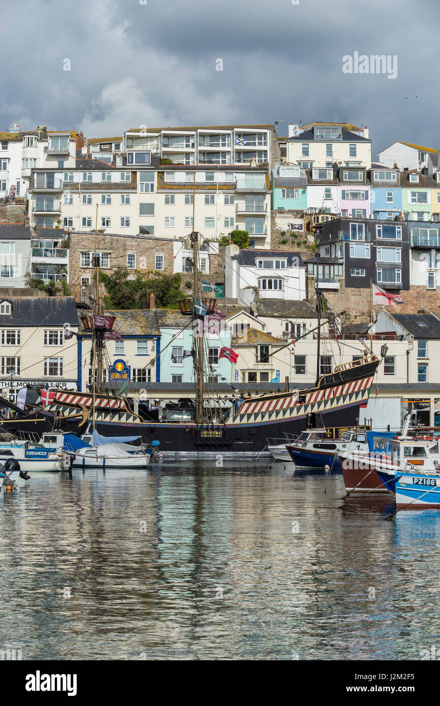 Le Golden Hind amarré au port de Brixham, South Devon, Royaume-Uni. Banque D'Images Le Golden Hind amarré au port de Brixham, South Devon, Royaume-Uni. Banque D'Images