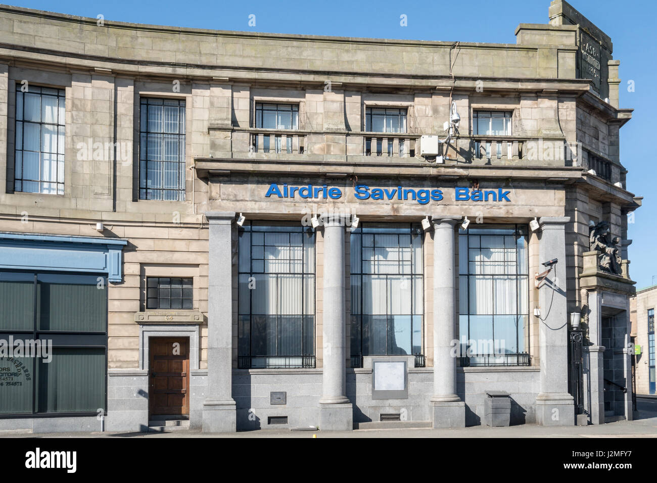 Le siège social de l'Airdrie Airdrie Savings Bank, la dernière banque d'épargne indépendante au Royaume-Uni, qui a fermé en 2017 après 182 ans Banque D'Images