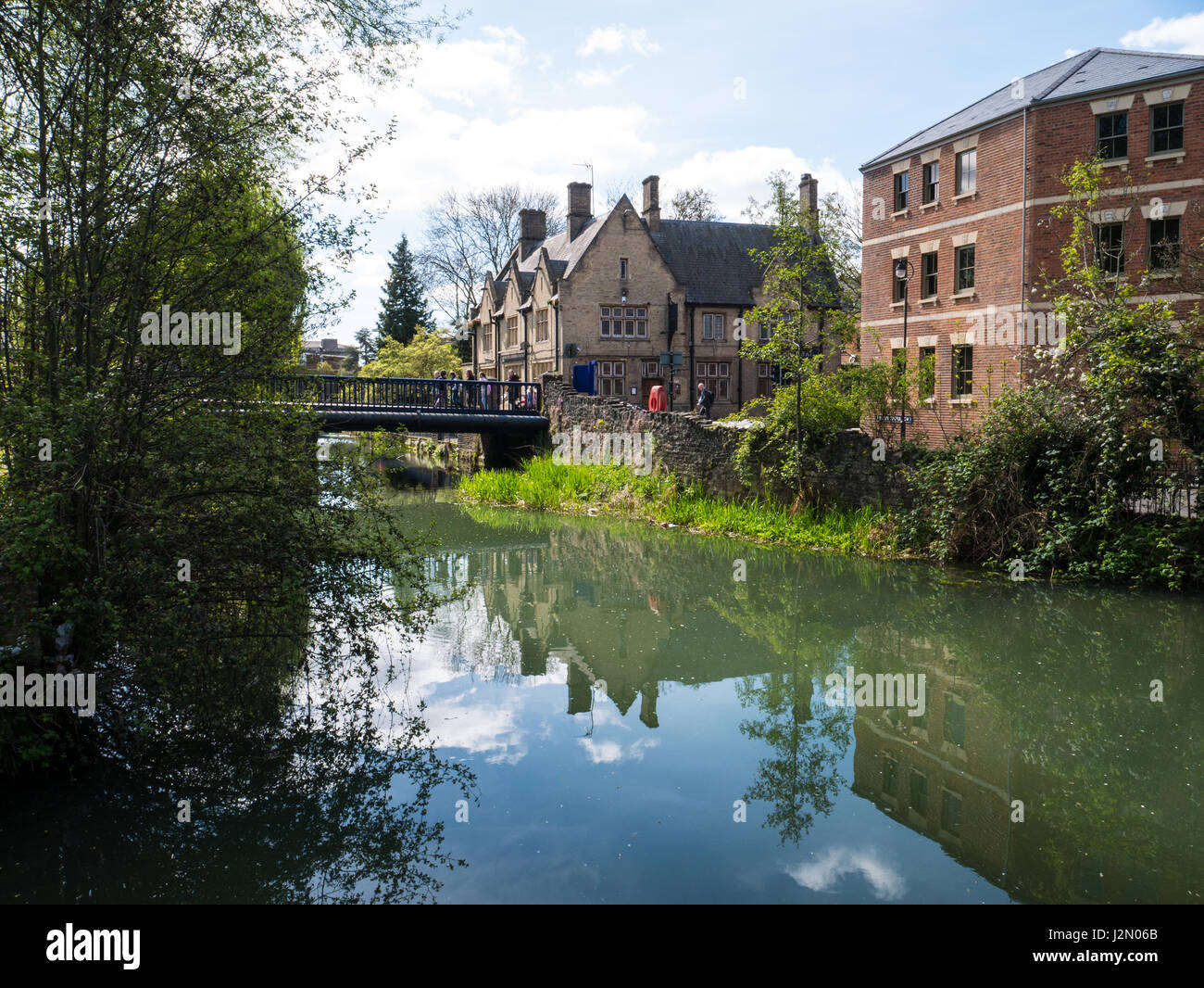 Château Mill Stream, Oxford, Oxfordshire, England, UK, FR. Banque D'Images