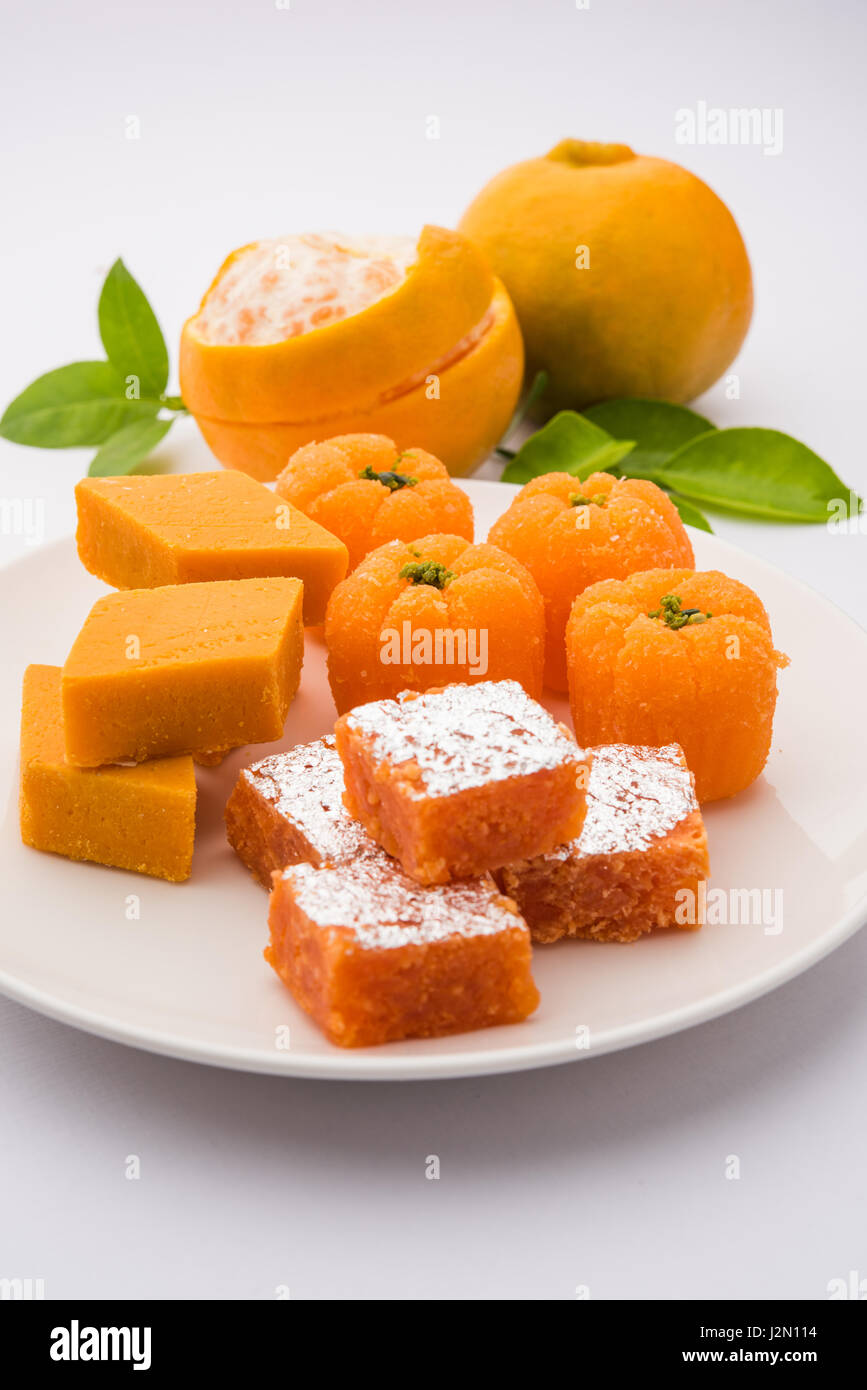 Indian Sweet Orange Alimentaire Burfi Ou Gateau Orange Ou Santra Burfi Festival Prefere En Hindi La Nourriture De L Inde Centrale Photo Stock Alamy