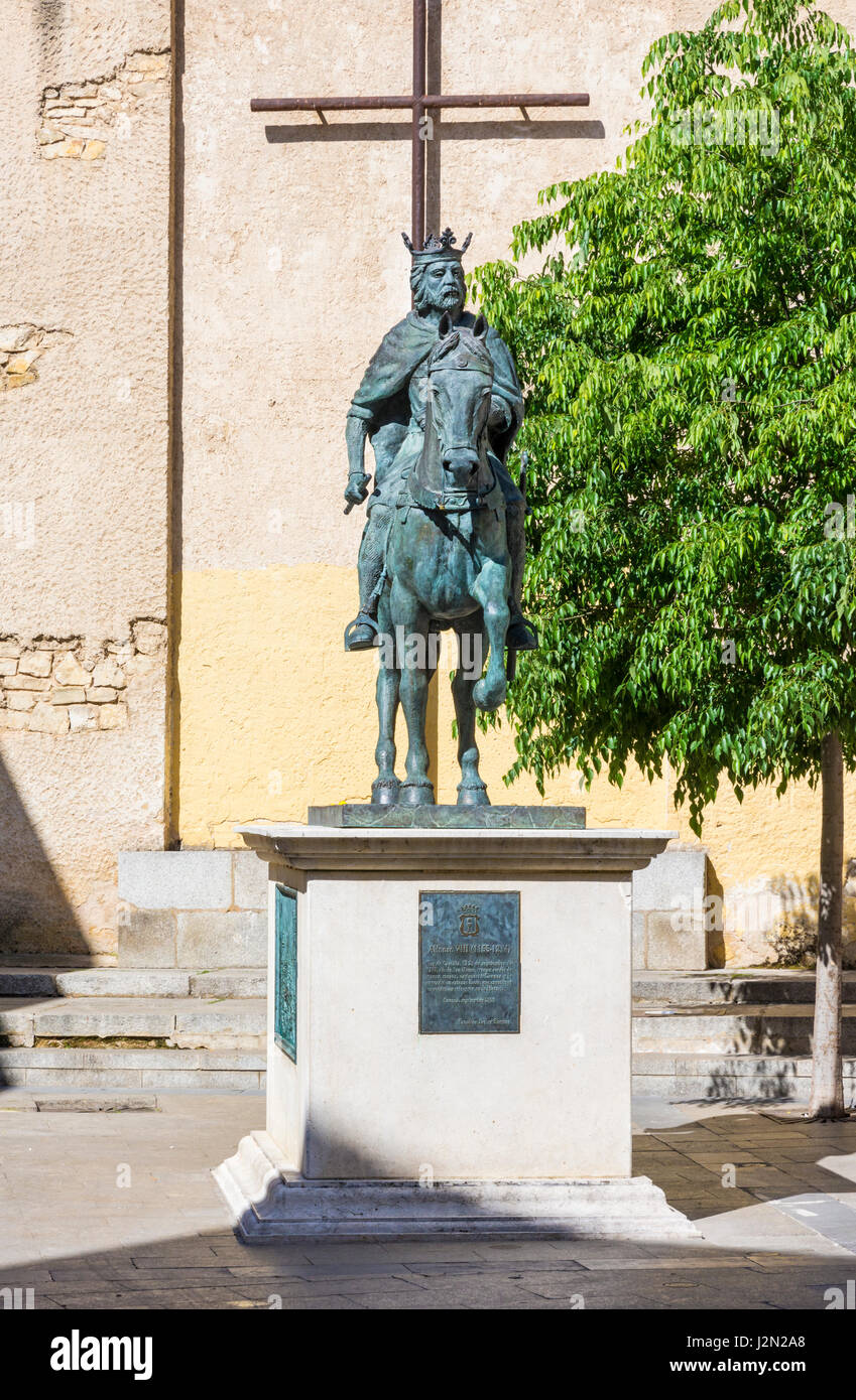 Alfonso VIII sculpture marquant la reconquête de Cuenca, le 21 septembre 1177, Cuenca, Castilla La Mancha, Espagne Banque D'Images