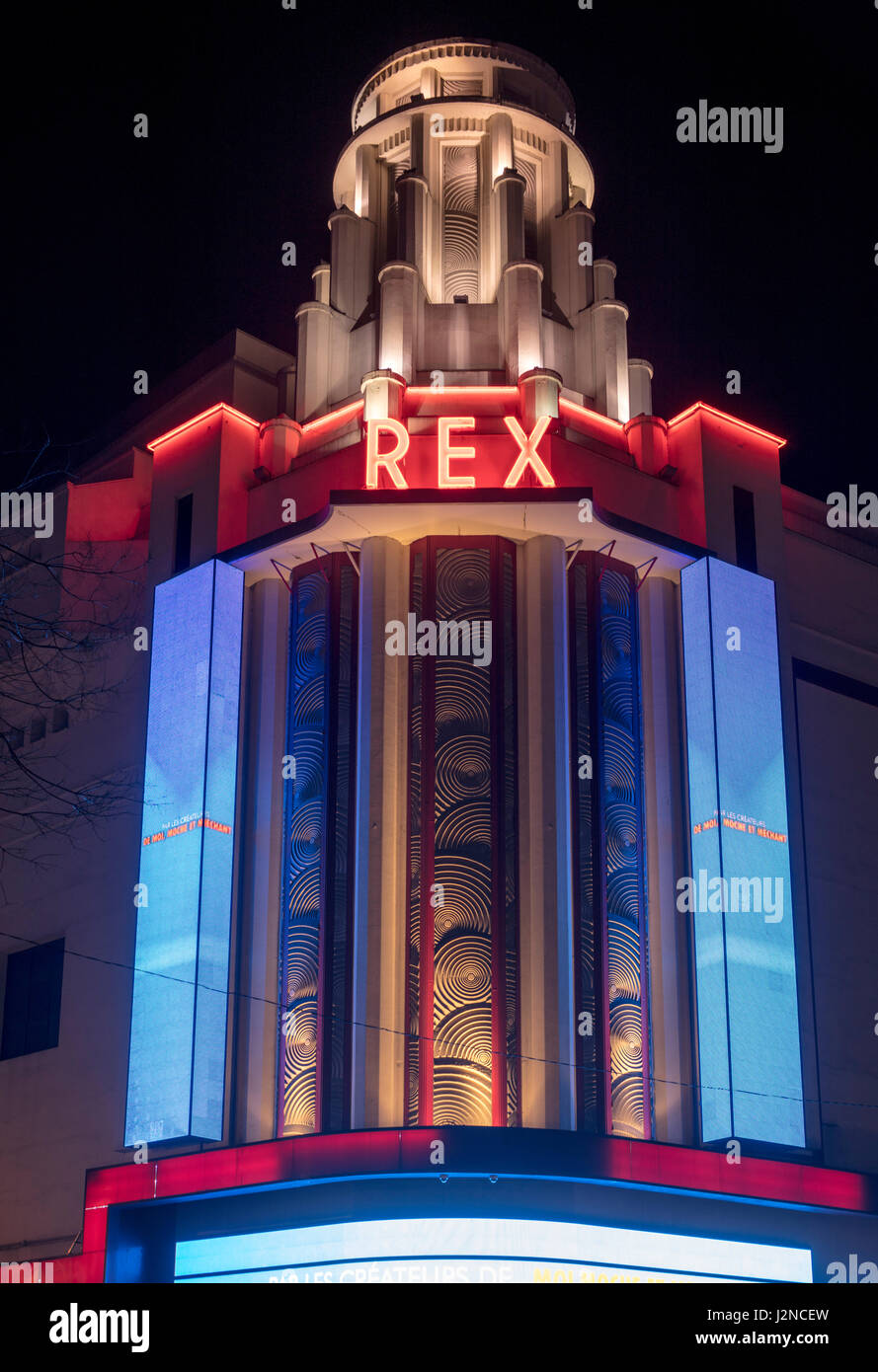 La façade du Grand Rex, Paris, France, dans la nuit Banque D'Images