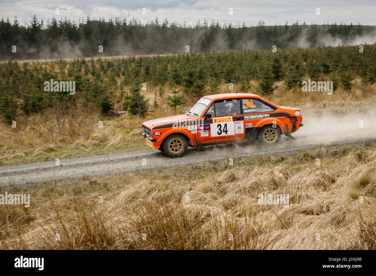 Wark, UK - 29 avril, 2017 : voiture rallye prenant part à l'International Pirelli Rally 2017 (Section historique). Kim Gray et Co-Driver pilote Tom Murphy dans une Ford Escort Mk2. Banque D'Images