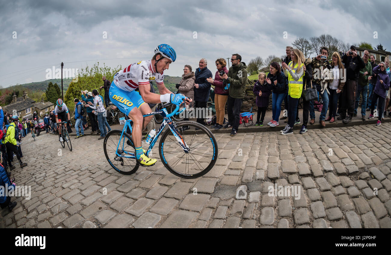 Shibden Wall, Halifax, Royaume-Uni. Apr 30, 2017. Tour de Yorkshire race cycle sur Halifax, Halifax, UK Wall Crédit : STEPHEN FLEMING/Alamy Live News Banque D'Images Shibden Wall, Halifax, Royaume-Uni. Apr 30, 2017. Tour de Yorkshire race cycle sur Halifax, Halifax, UK Wall Crédit : STEPHEN FLEMING/Alamy Live News Banque D'Images