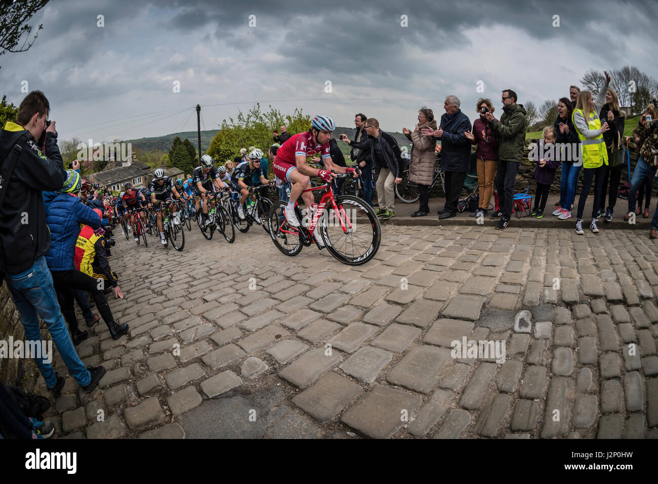 Shibden Wall, Halifax, Royaume-Uni. Apr 30, 2017. Tour de Yorkshire race cycle sur Halifax, Halifax, UK Wall Crédit : STEPHEN FLEMING/Alamy Live News Banque D'Images Shibden Wall, Halifax, Royaume-Uni. Apr 30, 2017. Tour de Yorkshire race cycle sur Halifax, Halifax, UK Wall Crédit : STEPHEN FLEMING/Alamy Live News Banque D'Images