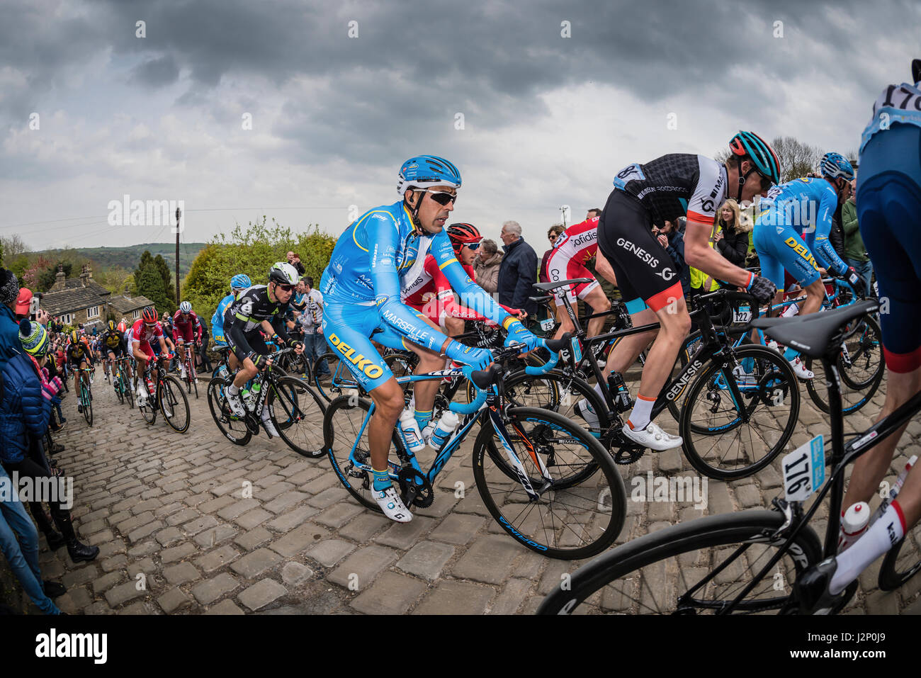Shibden Wall, Halifax, Royaume-Uni. Apr 30, 2017. Tour de Yorkshire race cycle sur Halifax, Halifax, UK Wall Crédit : STEPHEN FLEMING/Alamy Live News Banque D'Images Shibden Wall, Halifax, Royaume-Uni. Apr 30, 2017. Tour de Yorkshire race cycle sur Halifax, Halifax, UK Wall Crédit : STEPHEN FLEMING/Alamy Live News Banque D'Images