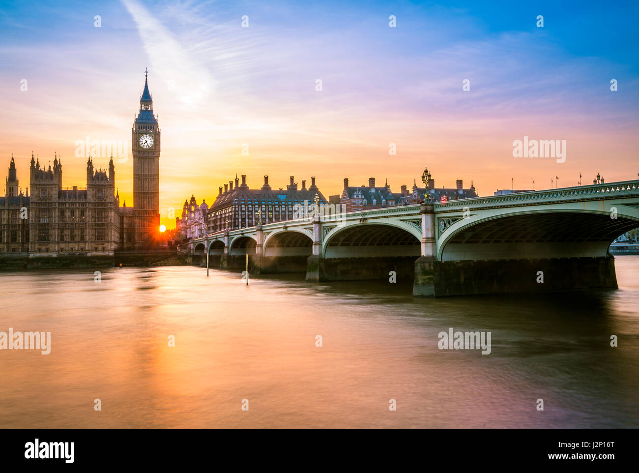 Big Ben, Coucher de soleil, contre-jour, le Parlement, le pont de Westminster, la Tamise, City of Westminster, London, Londres, Angleterre région Banque D'Images
