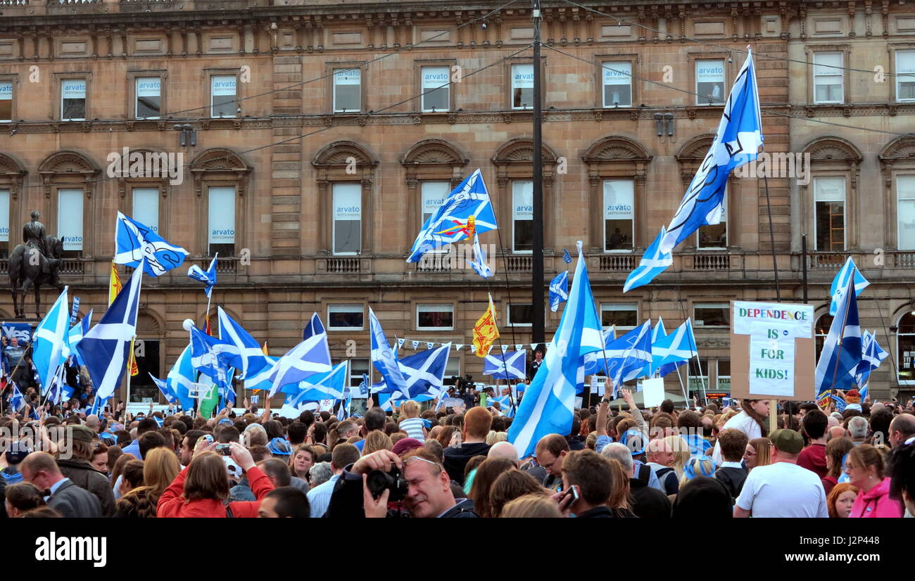 Parti National Écossais SNP vote oui oui élection vote indépendance brexit rally Banque D'Images