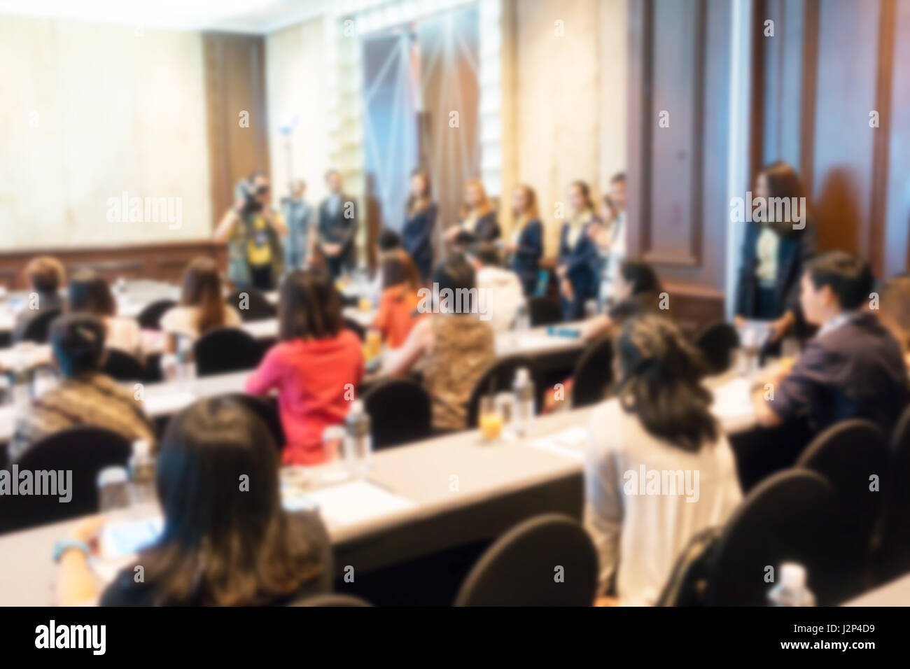 Conférence internationale floue,l'éducation des gens assis dans la salle de réunion pour séminaire profession pour le fond ou toile photo Banque D'Images