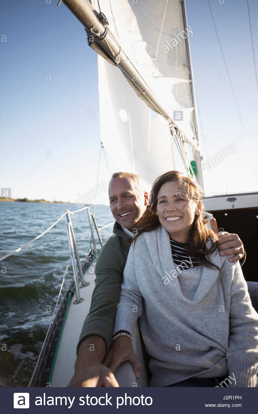 Mature couple sailing Banque de photographies et d'images à haute  résolution - Alamy