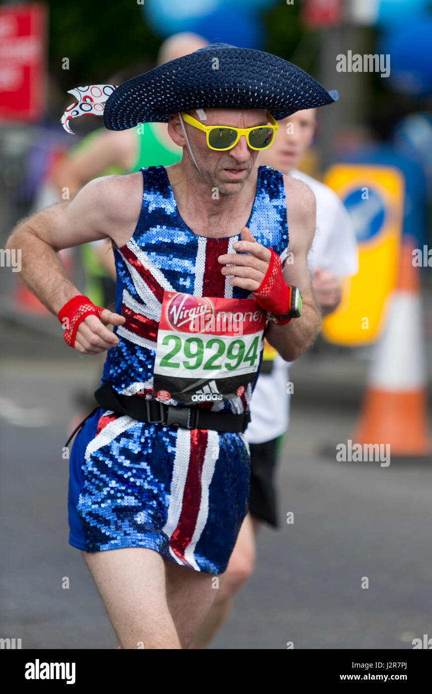 Virgin Money Marathon de Londres 2017, l'Autoroute, Londres, Royaume-Uni. Banque D'Images