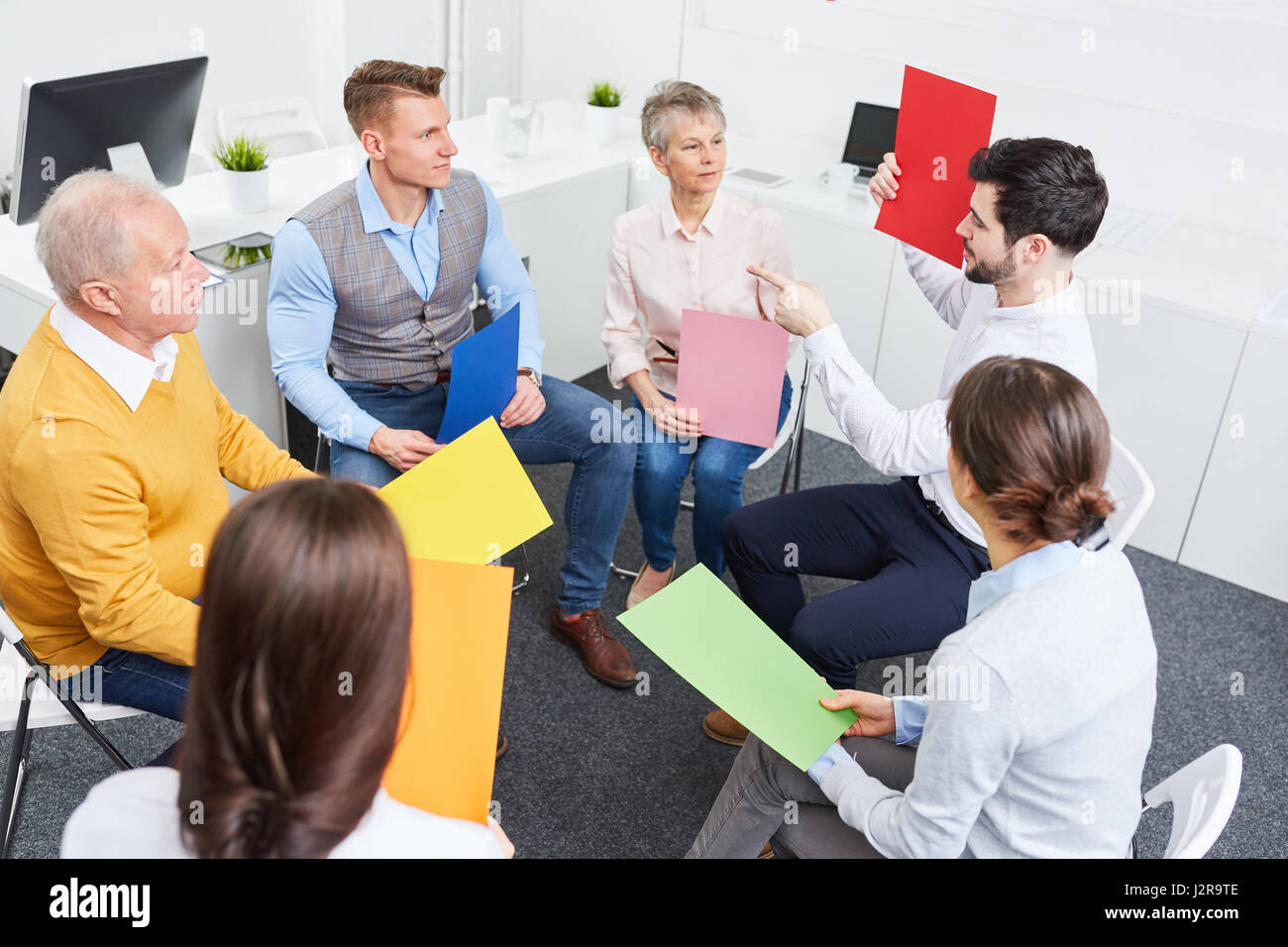 Dans l'équipe de la formation atelier créatif pour séminaire team building Banque D'Images