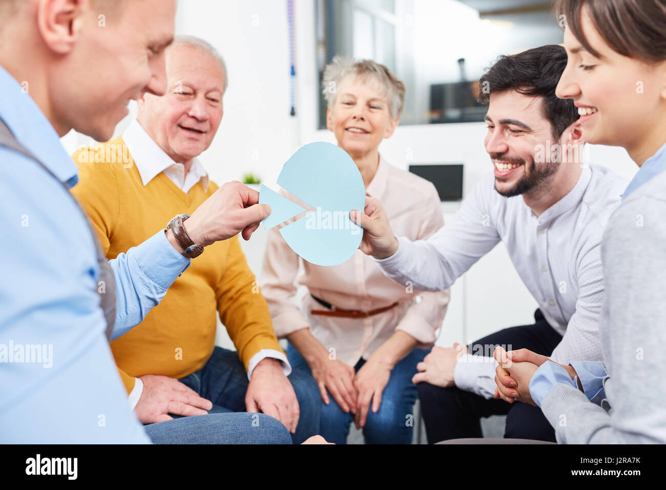 L'exercice en groupe permet à l'atelier de formation d'équipe Banque D'Images