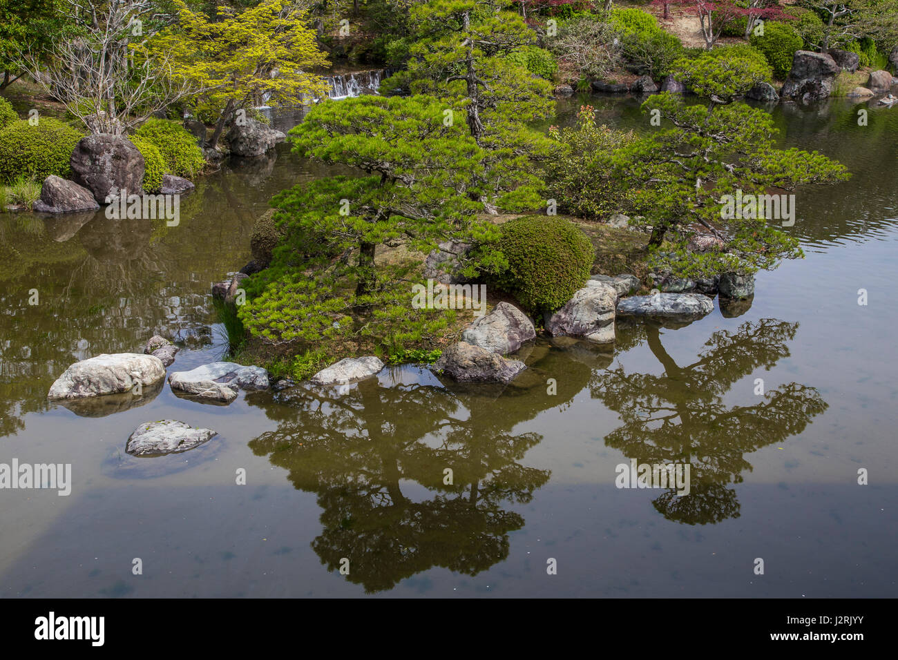 Commémoration de l'Expo Jardin japonais a été conçu dans le style de la période Showa. Le jardin a été un gouvernement japonais la pièce à l'Expo 70. Alon va Banque D'Images