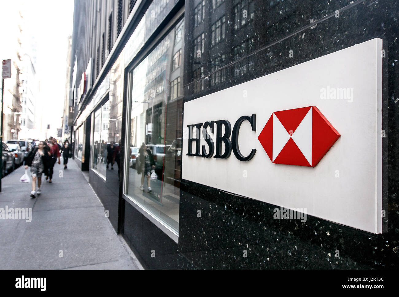 HSBC extérieur signe à leur immeuble de bureaux dans le centre-ville de Manhattan. Banque D'Images