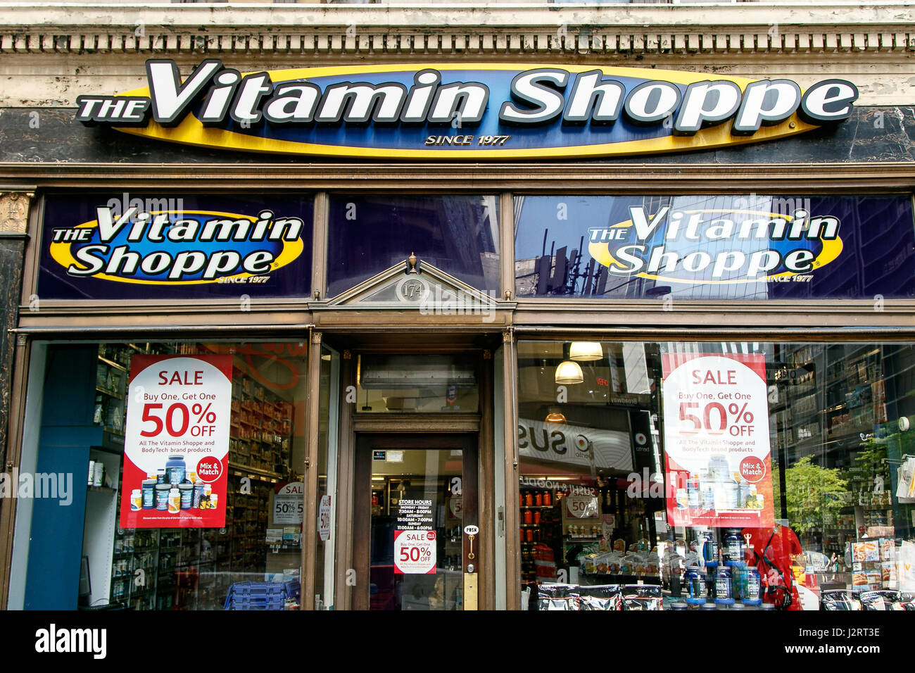 L'avant d'une vitamine Shoppe magasin dans le centre-ville de Manhattan. Banque D'Images