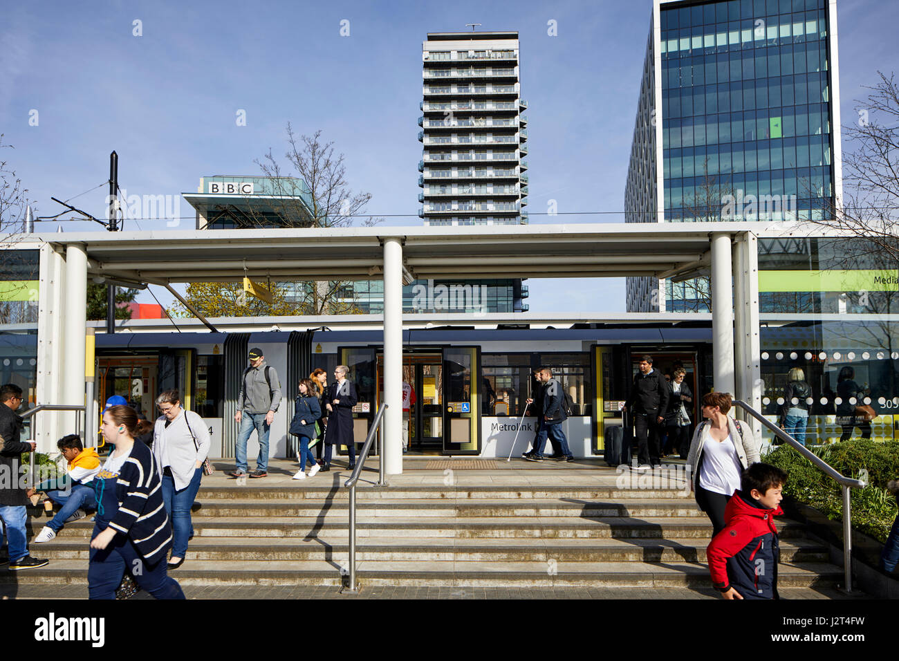 À la station de métro de MediacityUk à Salford Quays accueil à la BBC dans le compound docks Banque D'Images