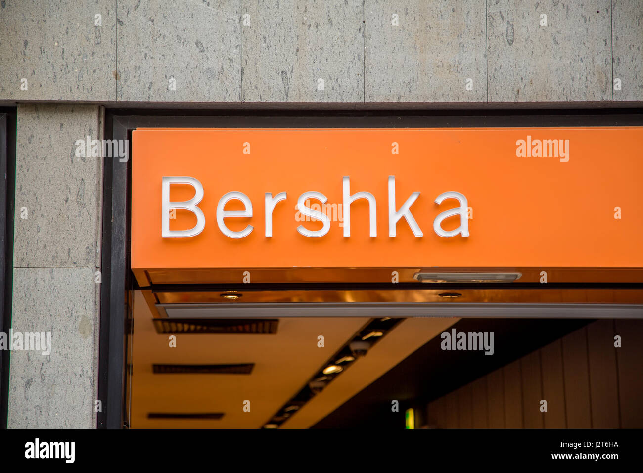 GRAN CANARIA, ESPAGNE - 4 mai 2016 : Détail de Bershka magasin à Gran  Canaria, Espagne. Il s'agit d'une entreprise de mode espagnole fondée en  1998 Photo Stock - Alamy