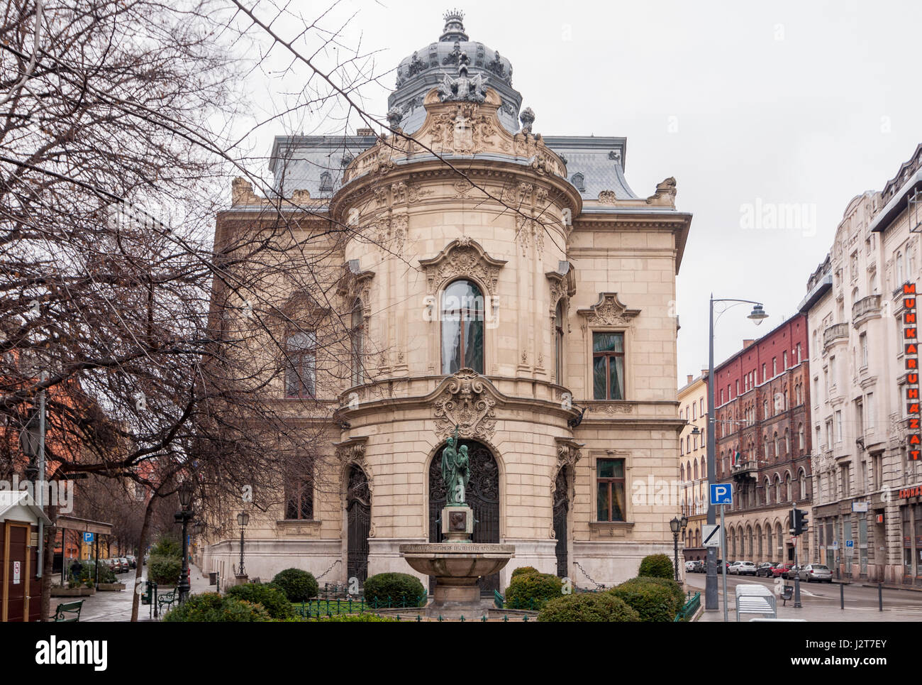 BUDAPEST, HONGRIE - le 21 février 2016 : Metropolitan Ervin Szabo Library est le plus grand réseau de bibliothèques à Budapest, Hongrie. Bibliothèque est situé dans le Banque D'Images