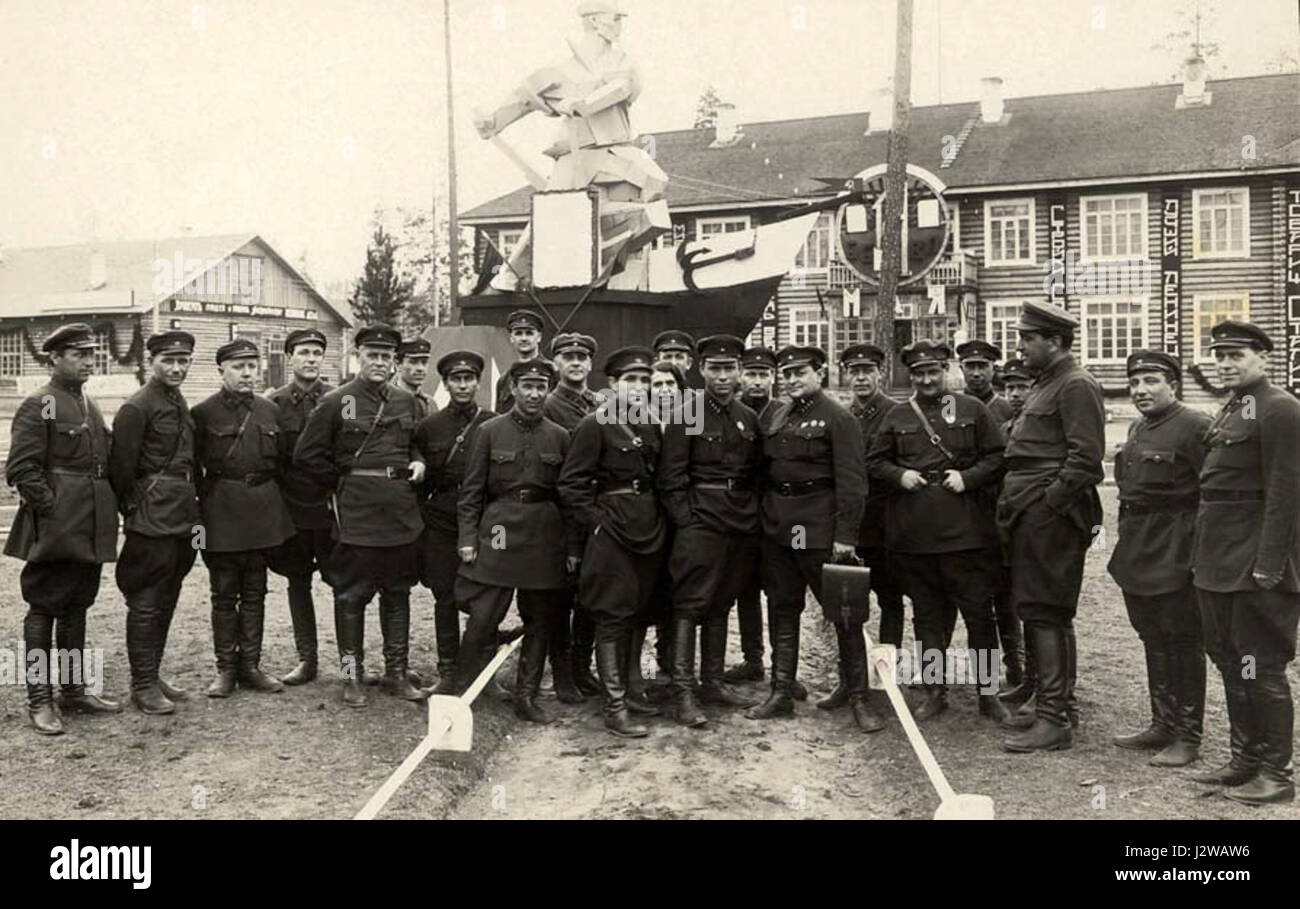 Il s'agit d'un document historique ou d'un événement impliquant le système du goulag en Union soviétique. La date 1934 peut représenter une année importante dans le contexte du Goulag, qui était une partie clé des camps de travail soviétiques pendant le règne de Staline. Banque D'Images