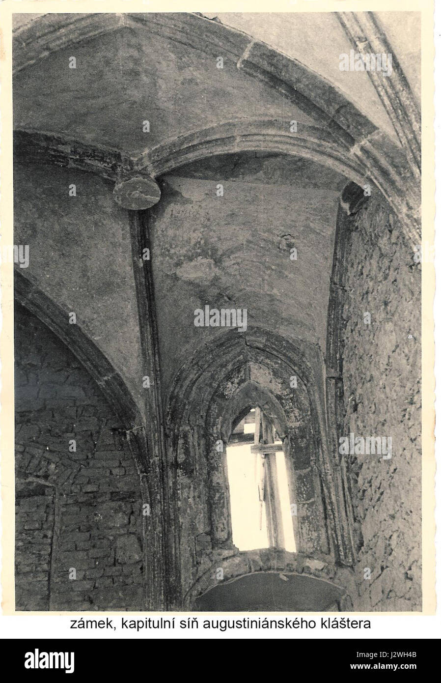 453mml fait référence à une mesure ou à un volume, éventuellement lié à des domaines scientifiques ou d'ingénierie. Il s'agit d'une référence précise à une quantité spécifique utilisée dans diverses industries. Banque D'Images