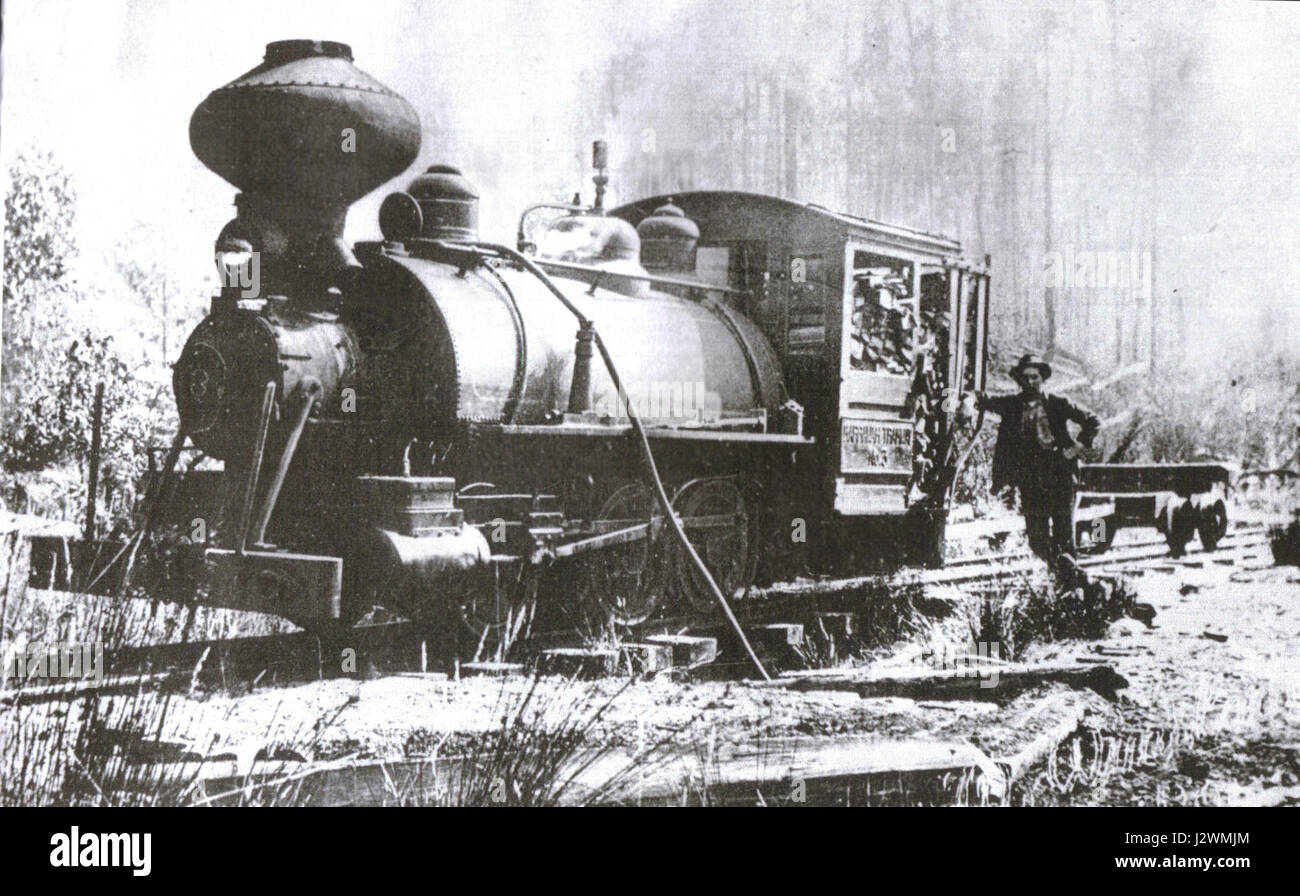 Cette image montre le Big Ben prenant de l'eau sur le tramway de Marrawah, faisant probablement référence à un événement historique lié au transport à Marrawah. Il présente Big Ben, une célèbre icône britannique, dans un contexte moins commun. Banque D'Images