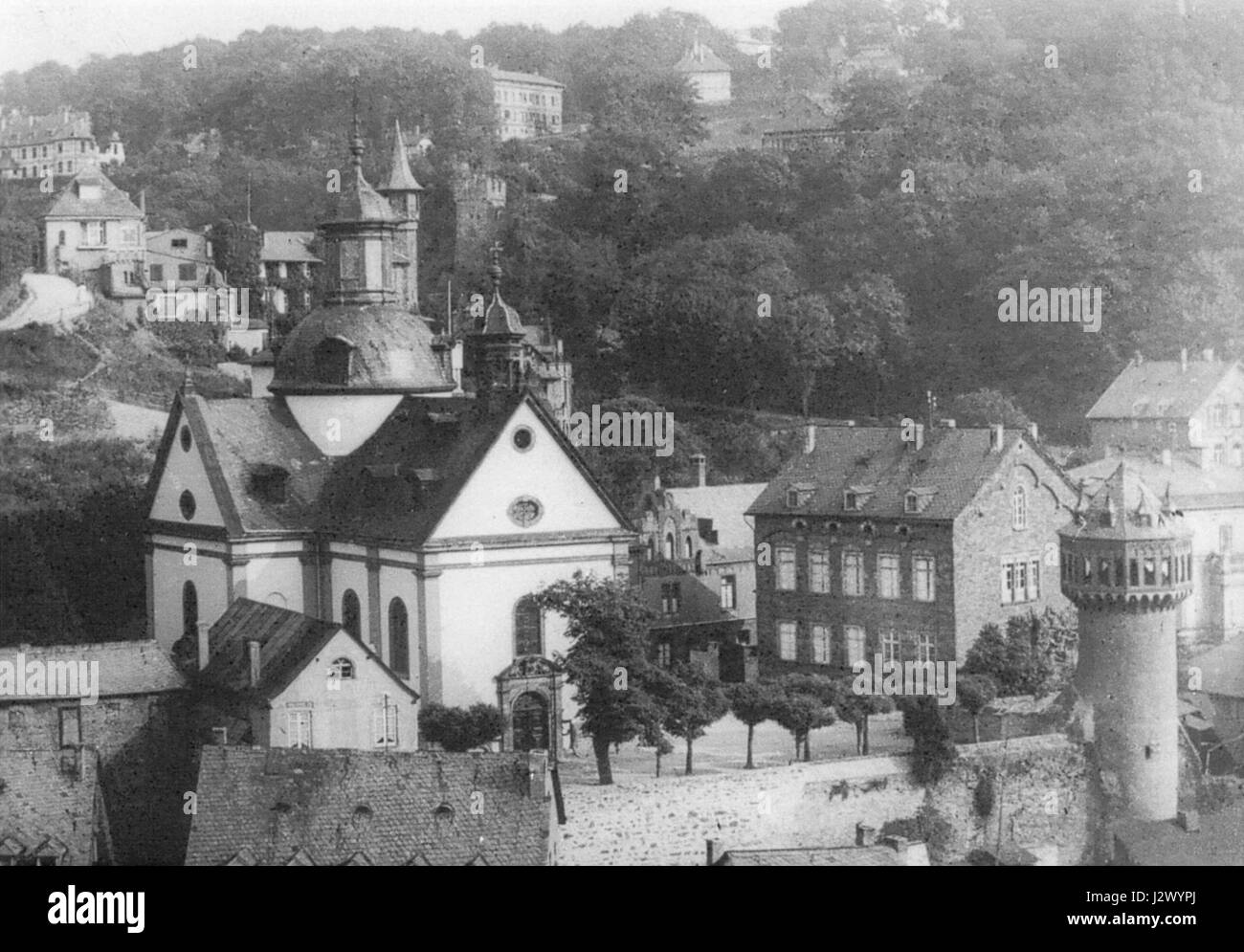 L'Alte Heilig-Kreuz-Kirche à Coblence-Ehrenbreitstein, en Allemagne, est une église historique connue pour son importance architecturale. L'église a été témoin de siècles d'histoire religieuse et culturelle, servant de lieu de culte et de repère culturel. Banque D'Images L'Alte Heilig-Kreuz-Kirche à Coblence-Ehrenbreitstein, en Allemagne, est une église historique connue pour son importance architecturale. L'église a été témoin de siècles d'histoire religieuse et culturelle, servant de lieu de culte et de repère culturel. Banque D'Images