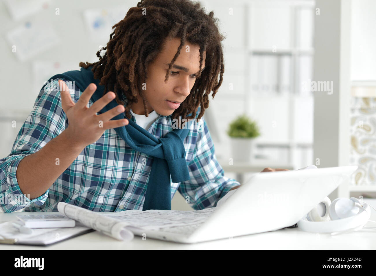 Portrait d'un homme au travail Banque D'Images
