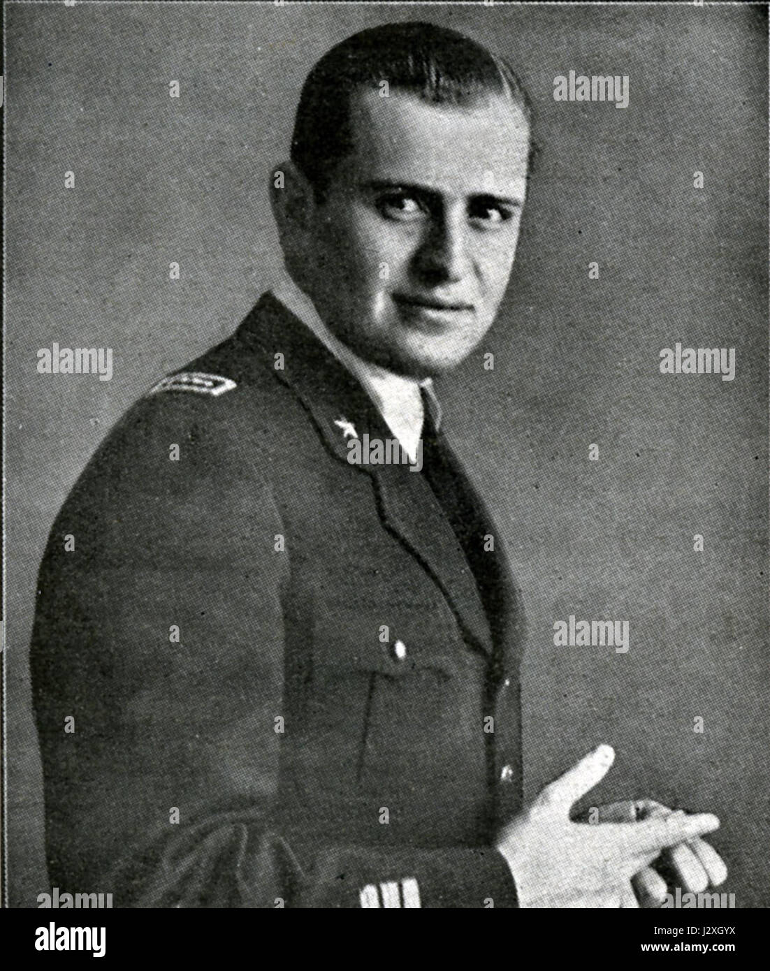 Bruno Mussolini était le fils du dictateur italien Benito Mussolini. Il a servi comme pilote et a été impliqué dans la IIe Guerre mondiale tragiquement, Bruno est mort dans un accident d'avion en 1941, marquant la fin précoce et tragique de sa vie. Banque D'Images