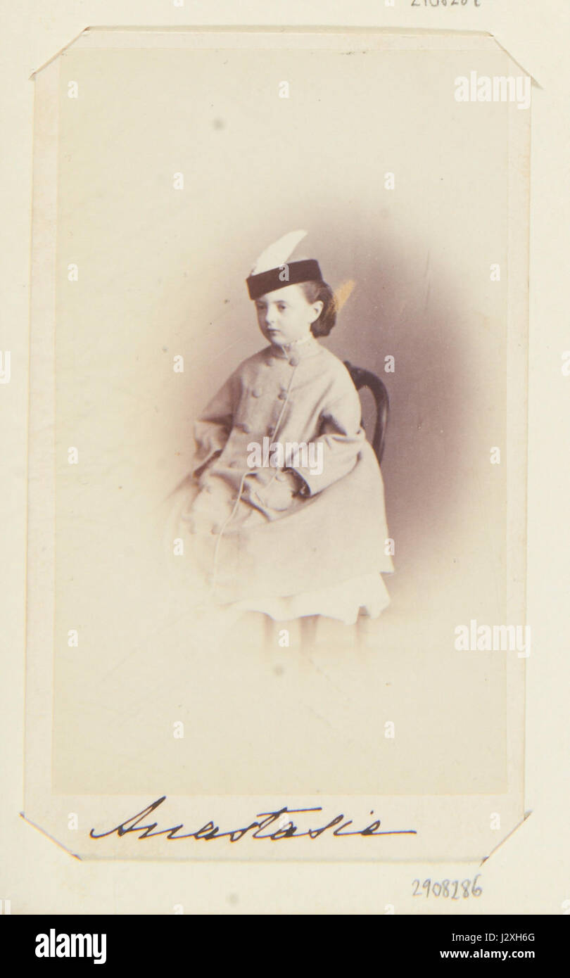 Anastasia Mikhailovna de Russie, née en 1865, était une princesse russe et un membre de la famille Romanov. Elle est connue pour son rôle dans les cercles royaux russes et son implication dans la vie de cour à la fin du XIXe siècle. Banque D'Images