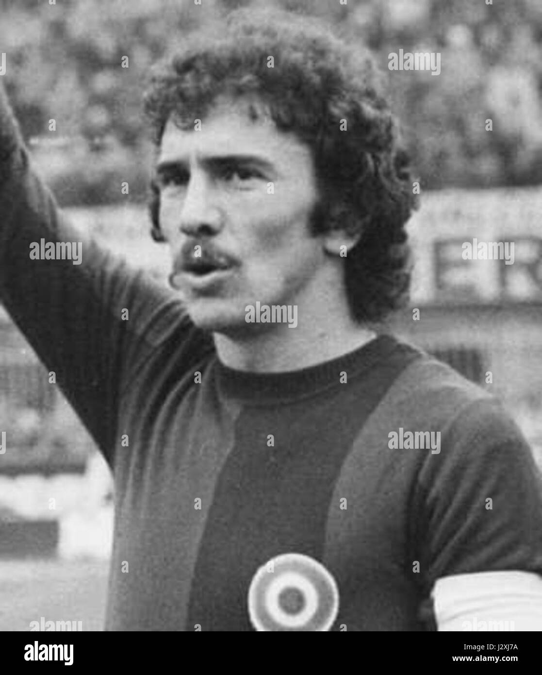 Cette image montre Beppe Savoldi, un footballeur italien, prise en 1974. Il reflète sa carrière sportive dans les années 1970, soulignant son impact sur le football italien. Banque D'Images