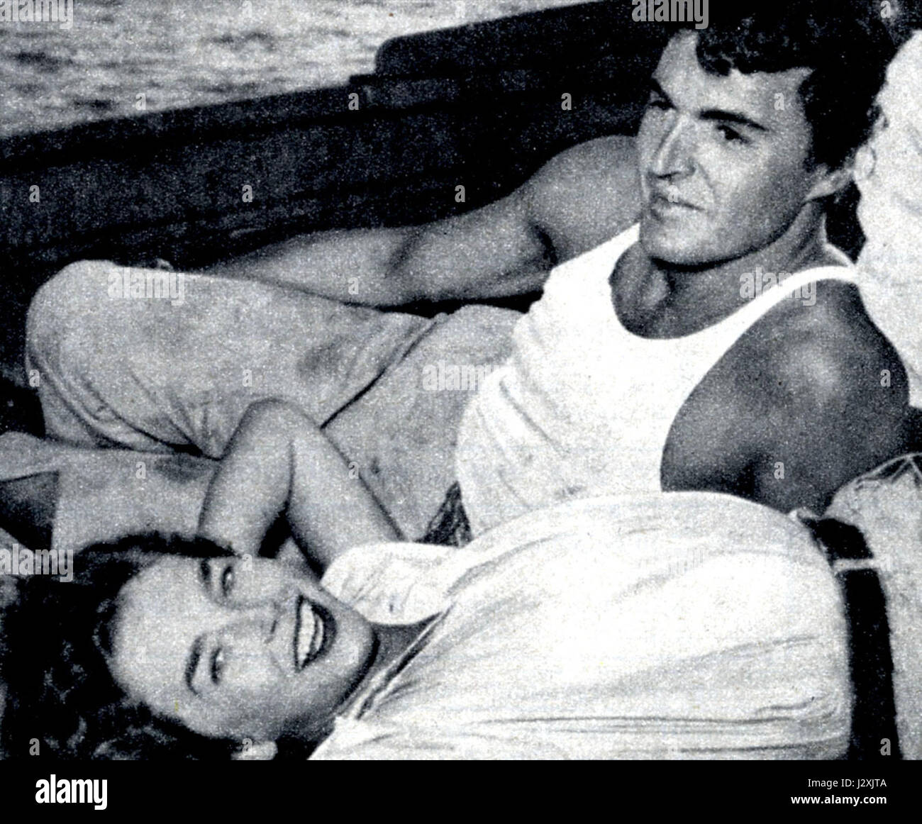 Mizar est une étoile proéminente de la constellation de l'Oursa majeure, connue pour son rôle de système d'étoiles doubles. Elle est souvent observée aux côtés de son étoile compagnon, Alcor, et est un élément clé dans les études d'observation des étoiles et d'astronomie. Banque D'Images