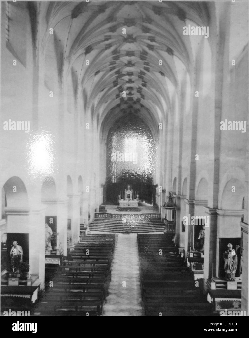 L'autel de l'abbaye de Matthias, photographié en 1890, met en valeur la complexité de la conception et la signification religieuse de ce site historique. Situé à Trèves, en Allemagne, l'abbaye et son autel sont importants dans la tradition chrétienne et l'architecture du XIXe siècle. Banque D'Images