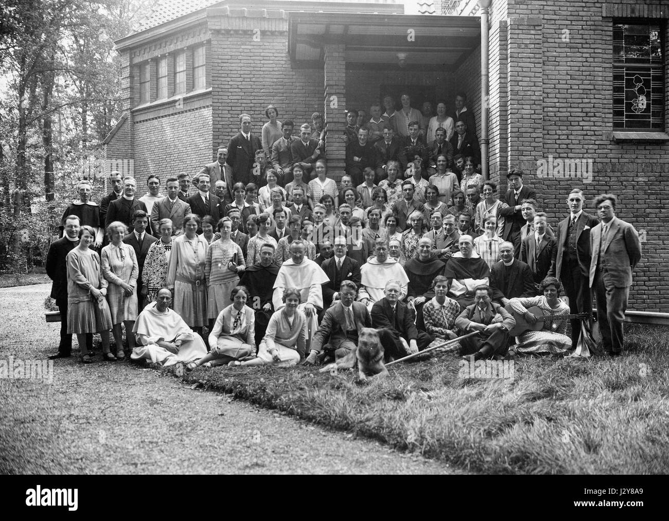 Cette collection, Afbeeldingen UIT Pollmann-Gall-archief, fait référence à des images des archives Pollmann-Gall, une archive historique présentant des documents visuels importants, probablement liés à l'histoire et à la culture européennes. Banque D'Images Cette collection, Afbeeldingen UIT Pollmann-Gall-archief, fait référence à des images des archives Pollmann-Gall, une archive historique présentant des documents visuels importants, probablement liés à l'histoire et à la culture européennes. Banque D'Images