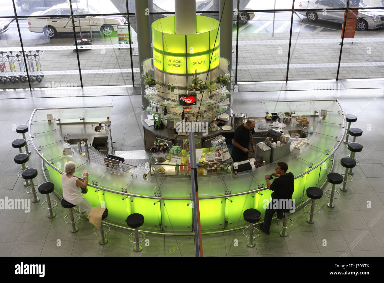 Allemagne, Cologne, bar au terminal 2 de l'aéroport de Bonn-Cologne. Banque D'Images
