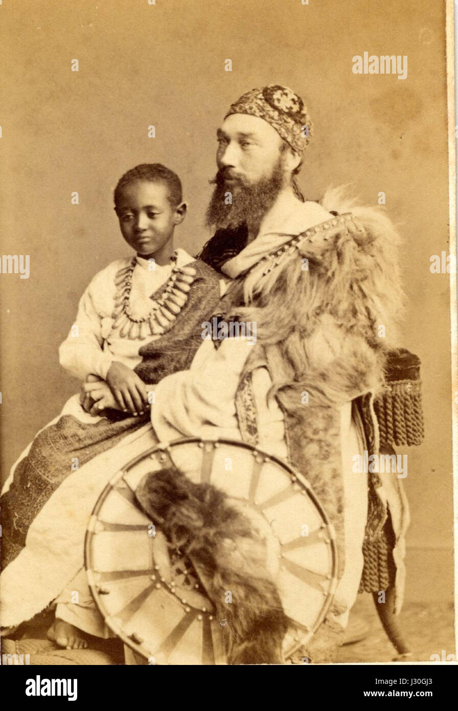Cette photographie historique de 1868 montre Capt Speedy et Alamayu, probablement une figure clé de l'histoire éthiopienne. Alamayu était le fils de l'empereur Tewodros II d'Éthiopie et a été impliqué dans les événements menant à l'intervention militaire britannique en Éthiopie. Banque D'Images