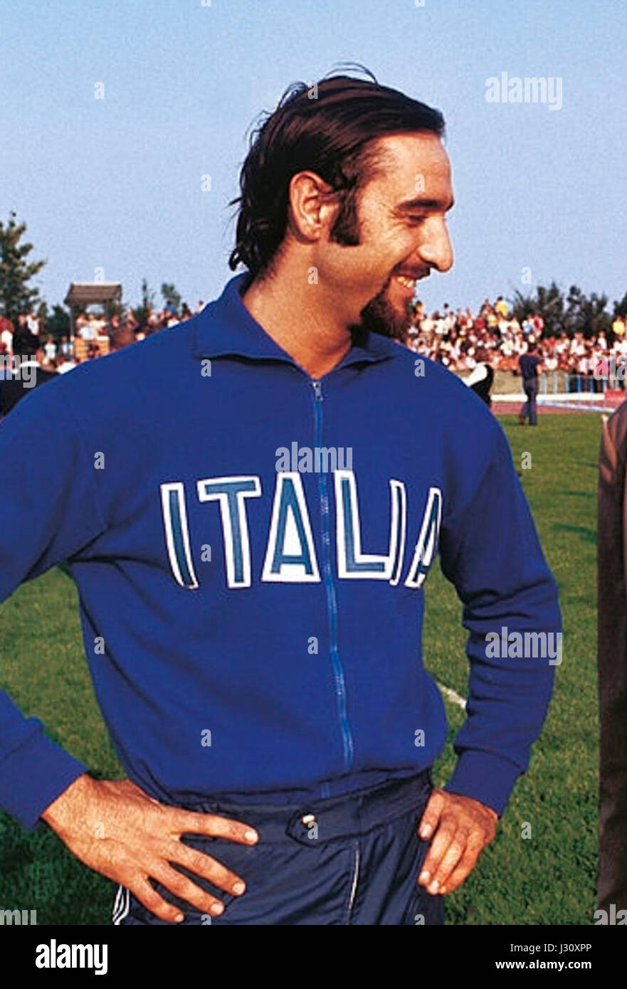 Le travail de Renato Dionisi en 1972 est une œuvre artistique qui illustre son style unique, incorporant probablement des éléments de design moderniste et d'expressionnisme abstrait. Banque D'Images