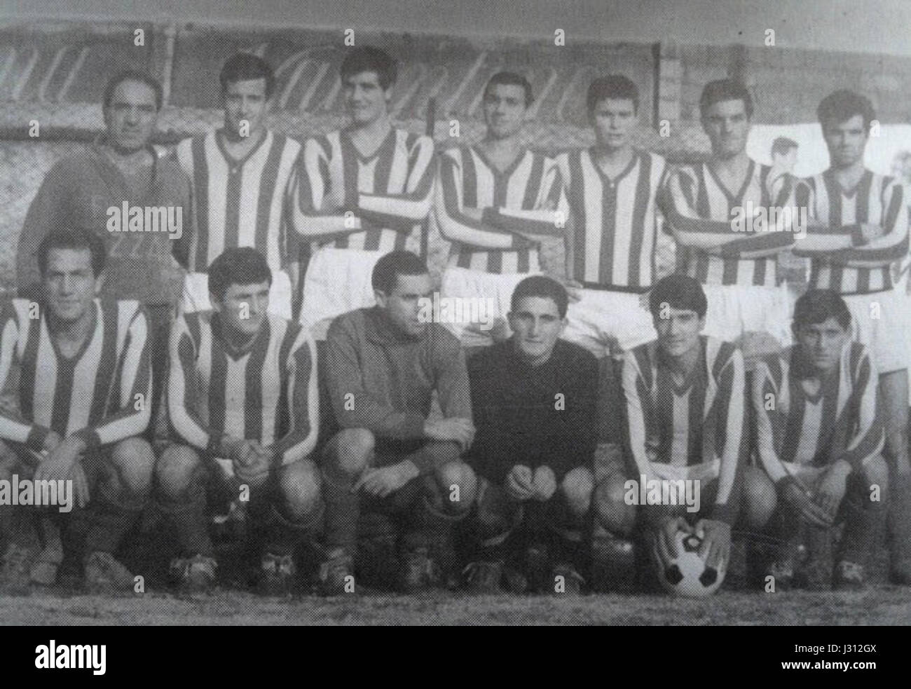 Avezzano Calcio est un club de football italien basé à Avezzano, en Italie. Le club a joué dans la saison 1966 du football italien, contribuant à la culture sportive locale et à la scène du football italien des années 1960 Banque D'Images