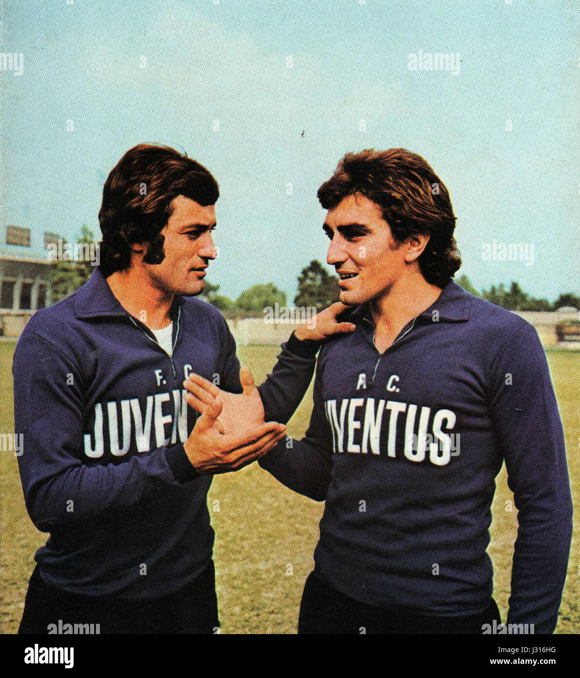 L'équipe Juventus FC 1974 comprend des joueurs notables tels que Silvio Longobucco et Fernando Viola. Cette saison faisait partie de l'héritage du clubâ€™dans le football italien, mettant en valeur ses excellentes performances. Banque D'Images