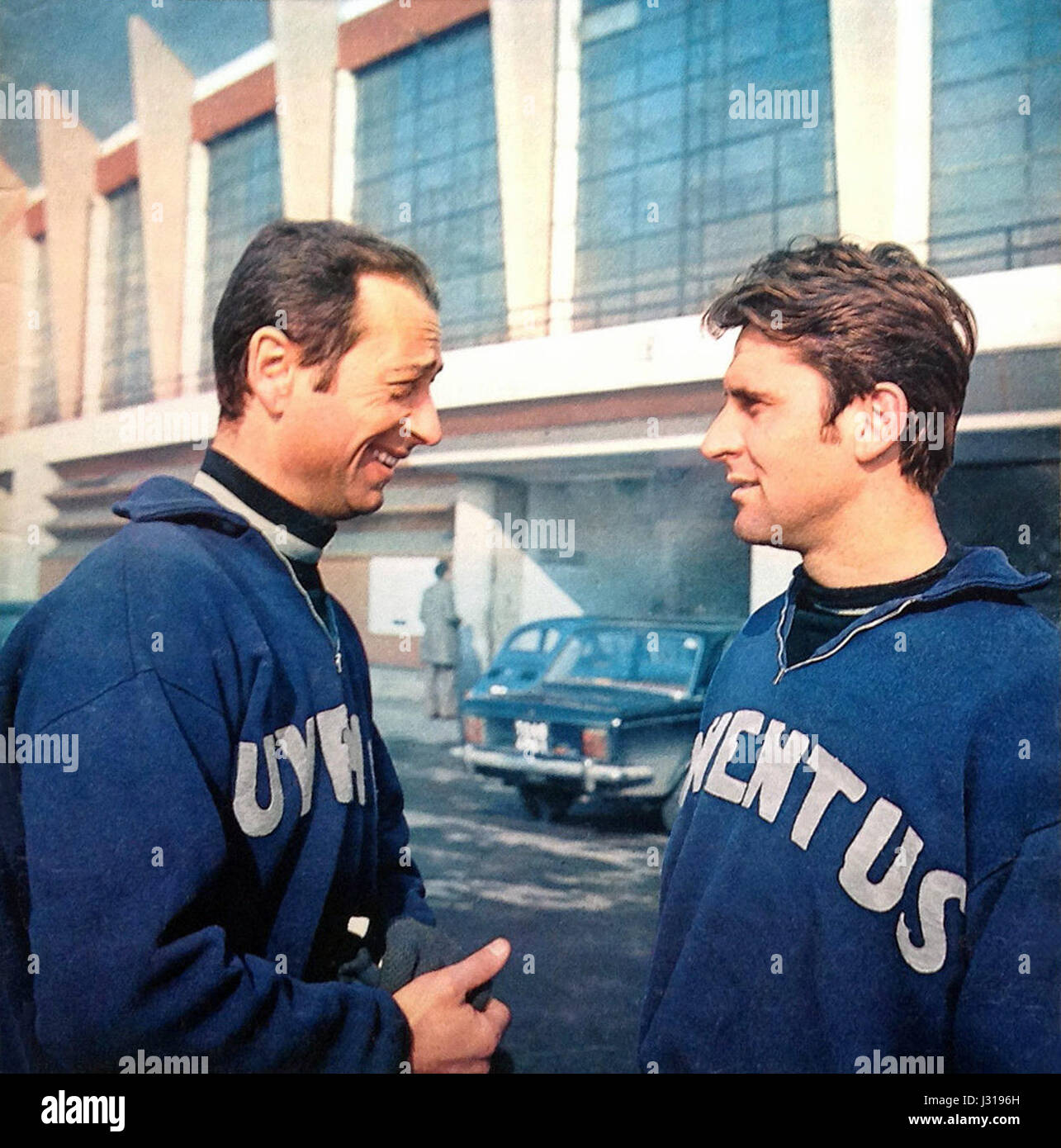 L'équipe du Juventus FC 1969 comprenait les gardiens Giuliano Sarti et Roberto Anzolin, qui ont joué un rôle clé dans le succès du club à la fin des années 1960, contribuant à la force défensive de l'équipe et à l'histoire du football italien. Banque D'Images