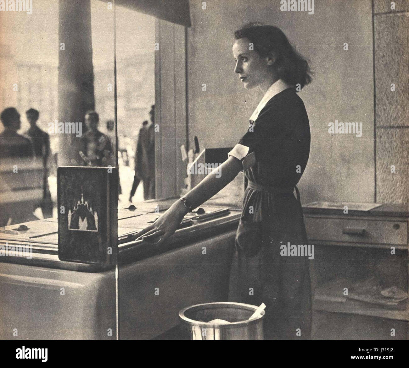 Au travail dans un glacier 1950 Banque D'Images