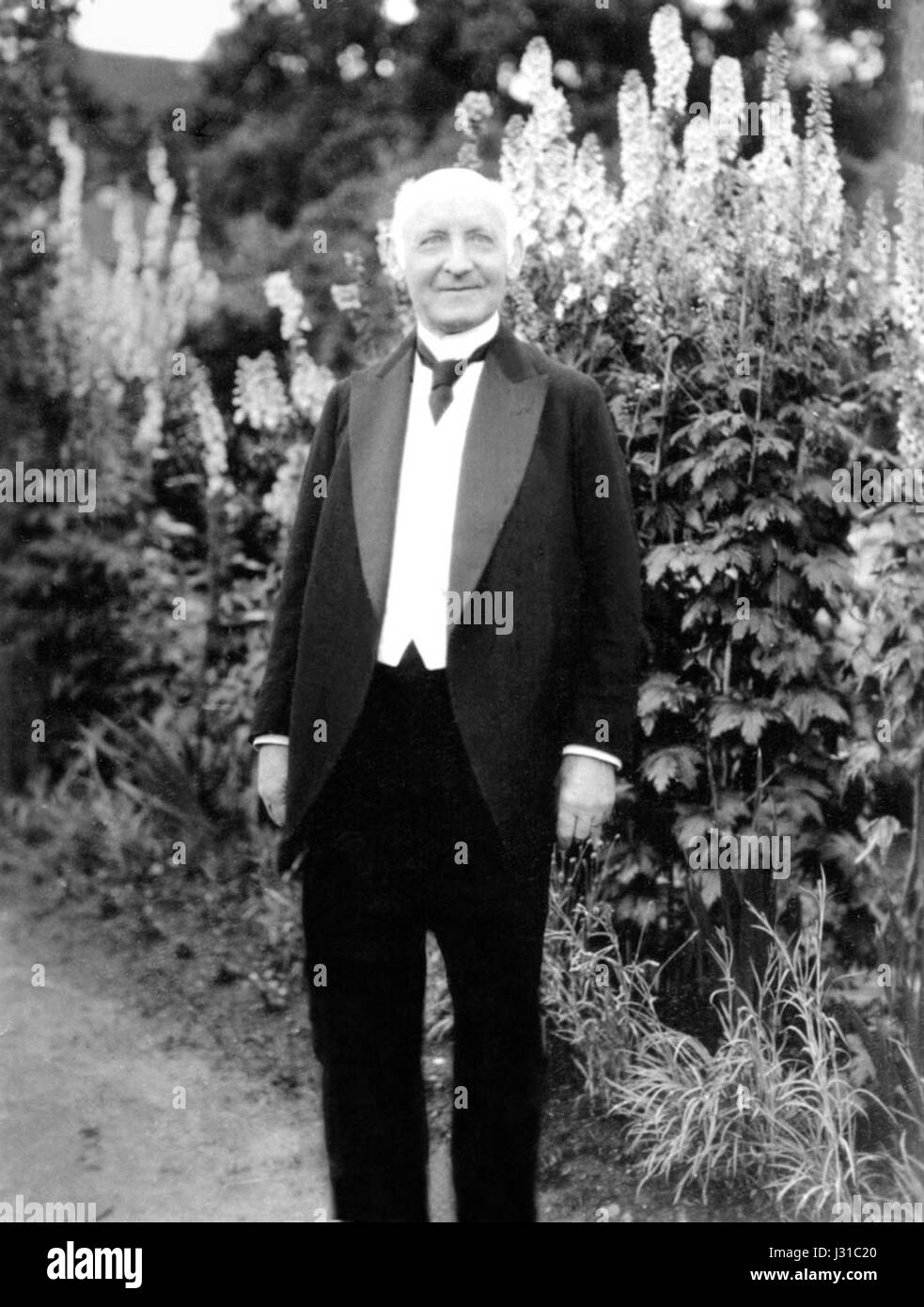 Carl Paul im Ruhestand dans seinem Garten dans Schweta Banque D'Images