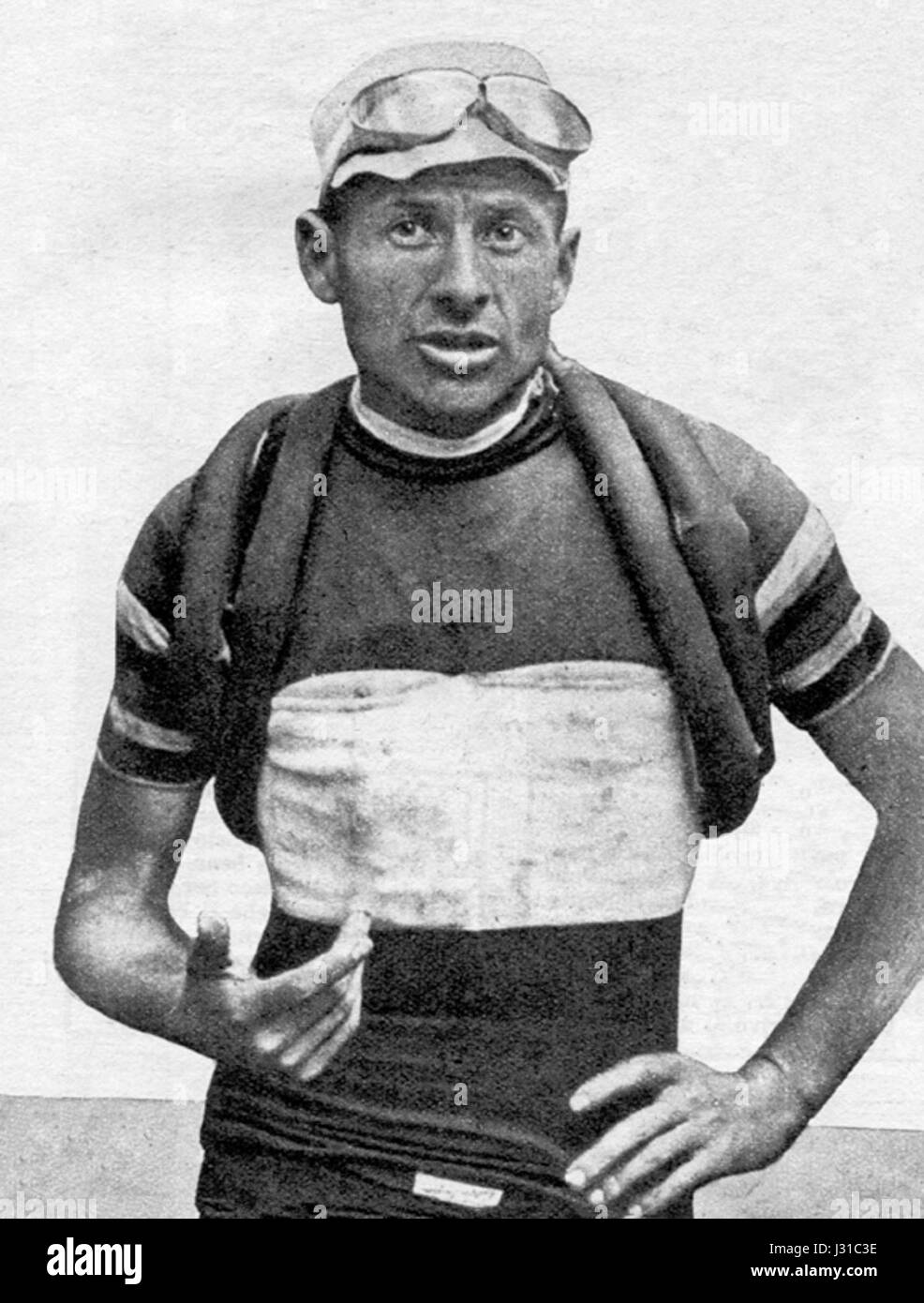 Alfredo Binda était un cycliste italien, connu pour ses réalisations lors de la saison cycliste 1927. Son succès dans les grandes courses pendant cette période marque une période importante dans l'histoire du cyclisme. Banque D'Images
