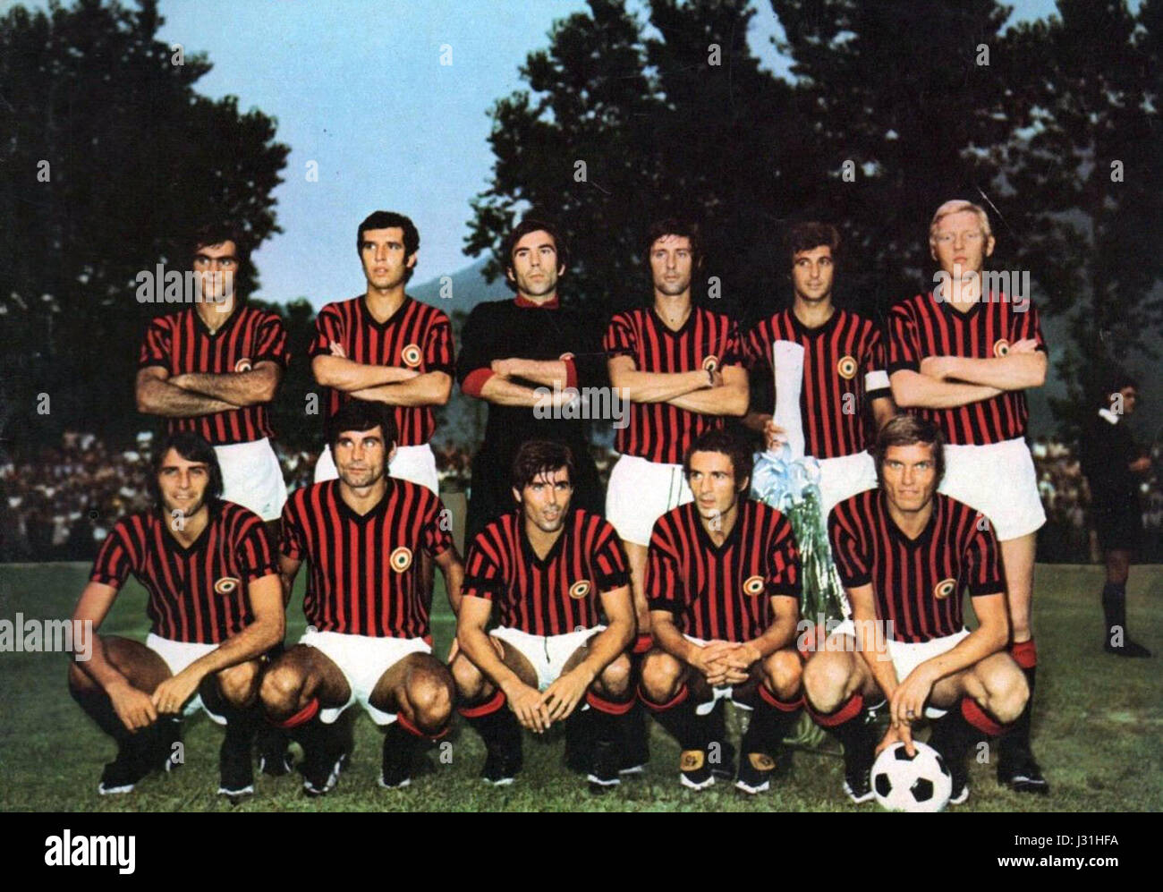 Milan AC 1972-73 fait référence à l'équipe de football de l'AC Milan au cours de la saison 1972-73, qui a marqué des réalisations significatives dans le football italien et européen sous la direction d'entraîneurs et de joueurs notables. Banque D'Images