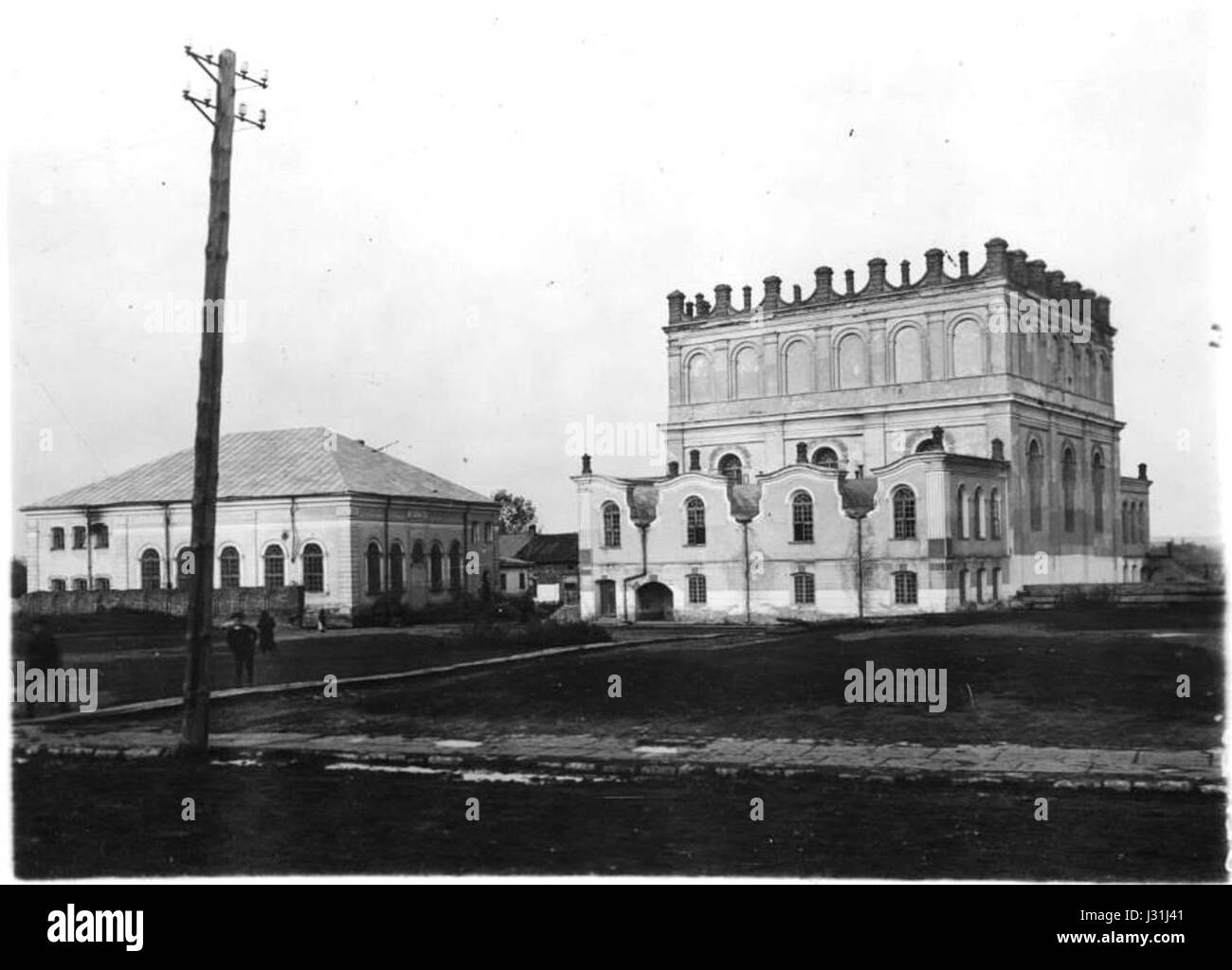 La synagogue de Belz et Beit Midrash sont des institutions religieuses juives importantes, situées à Belz, en Ukraine. Ces sites sont importants pour leur valeur historique et culturelle, en particulier dans le contexte du judaïsme hassidique. Banque D'Images